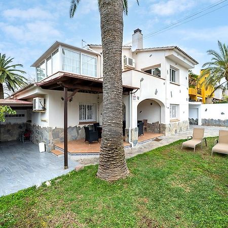 Global Maria - Villa With Bbq In Кембрилс Екстериор снимка